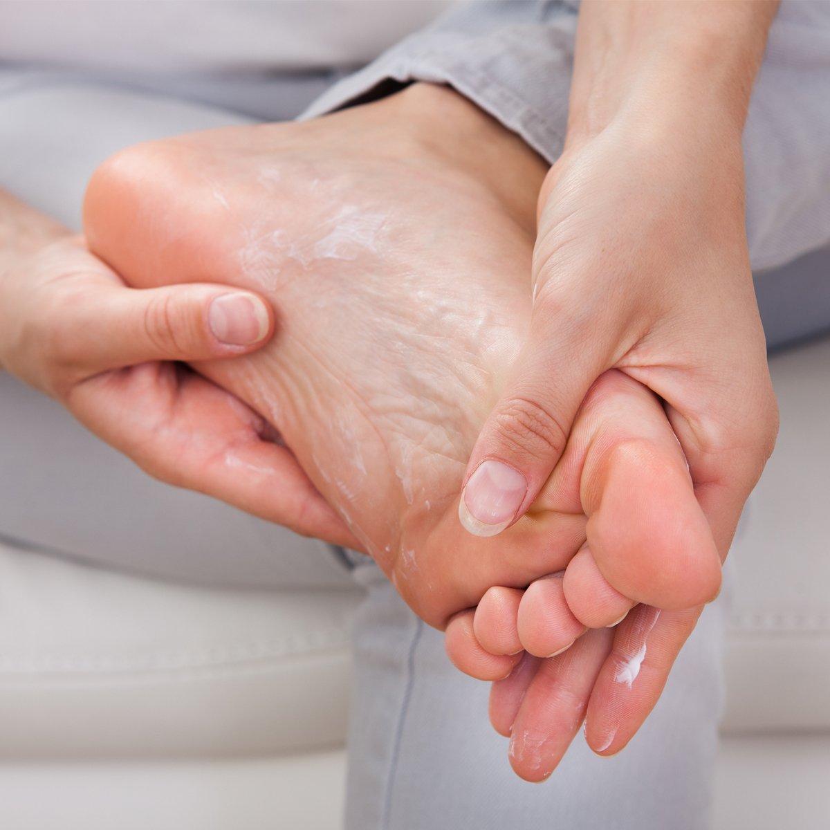 • Dry skin on feet - causes, prevention and relief